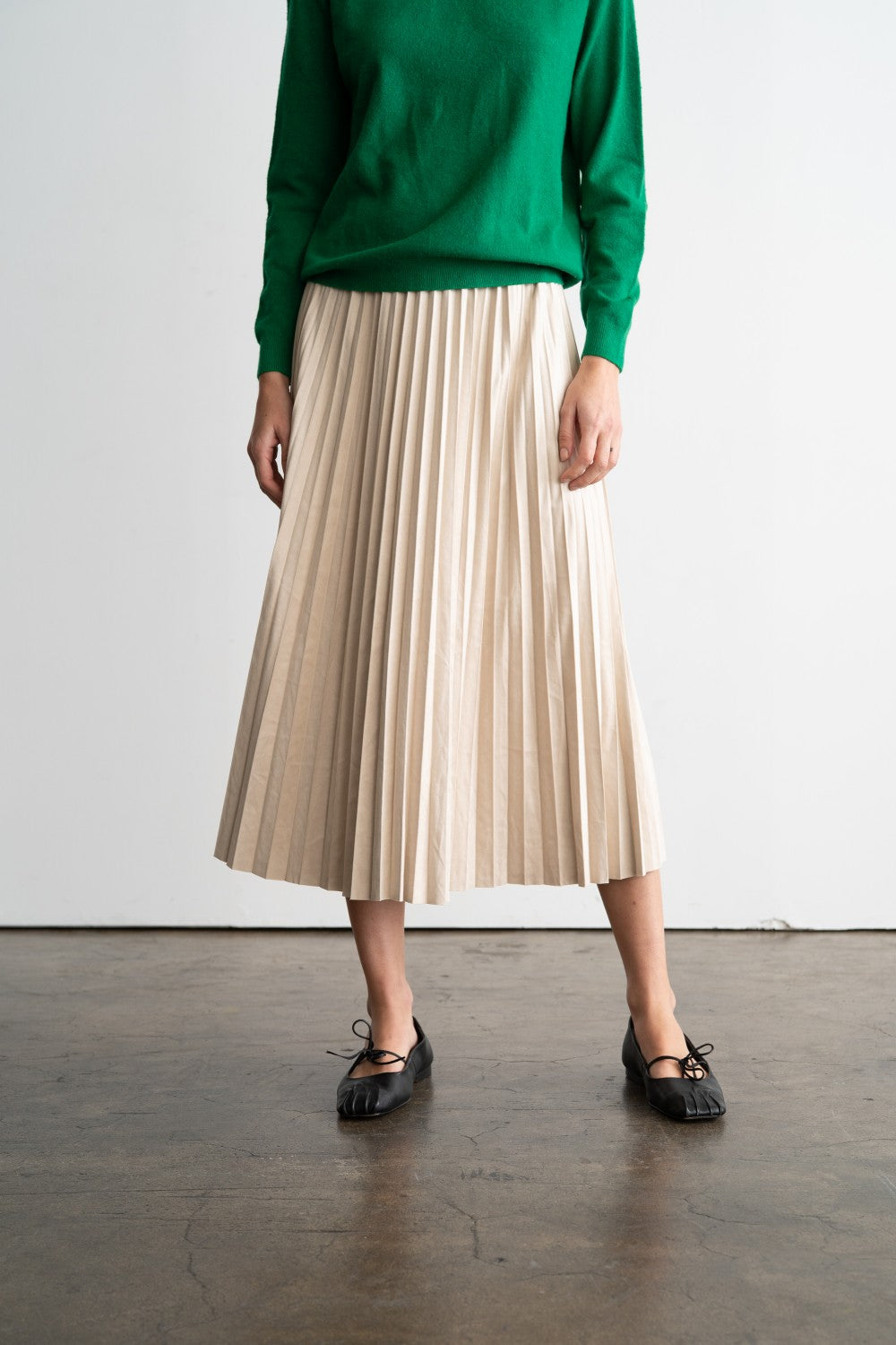 Elastic Waist Pleated Midi Skirt
