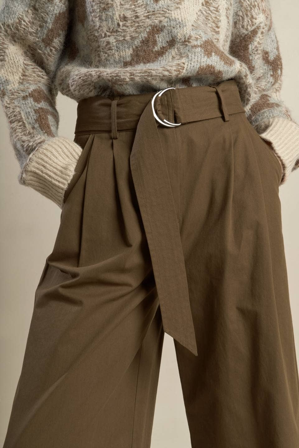 A solid woven pant - Brown