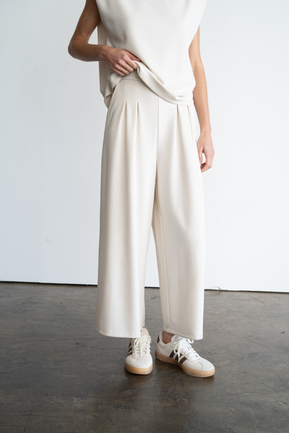 Pleated Wide Leg Sweatpants