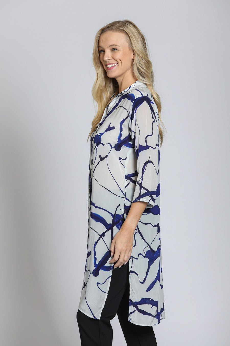 3/4 Sleeve Button-Up w/Side Slits Navy Multi