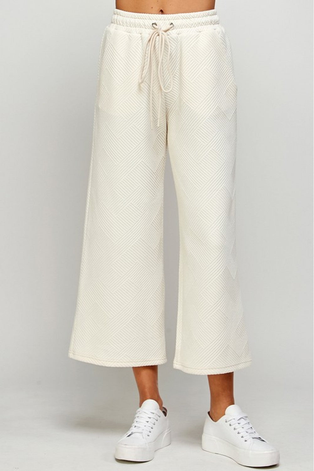 Textured Cropped Wide Pants
