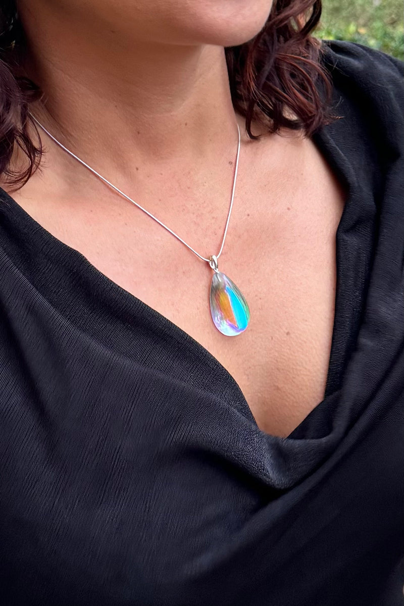 Med. Drop Pendant Nc Sterling Sil, Glass Crys.