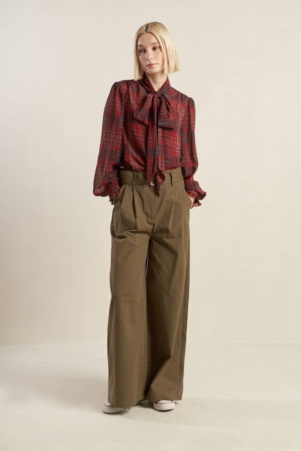 A solid woven pant - Brown