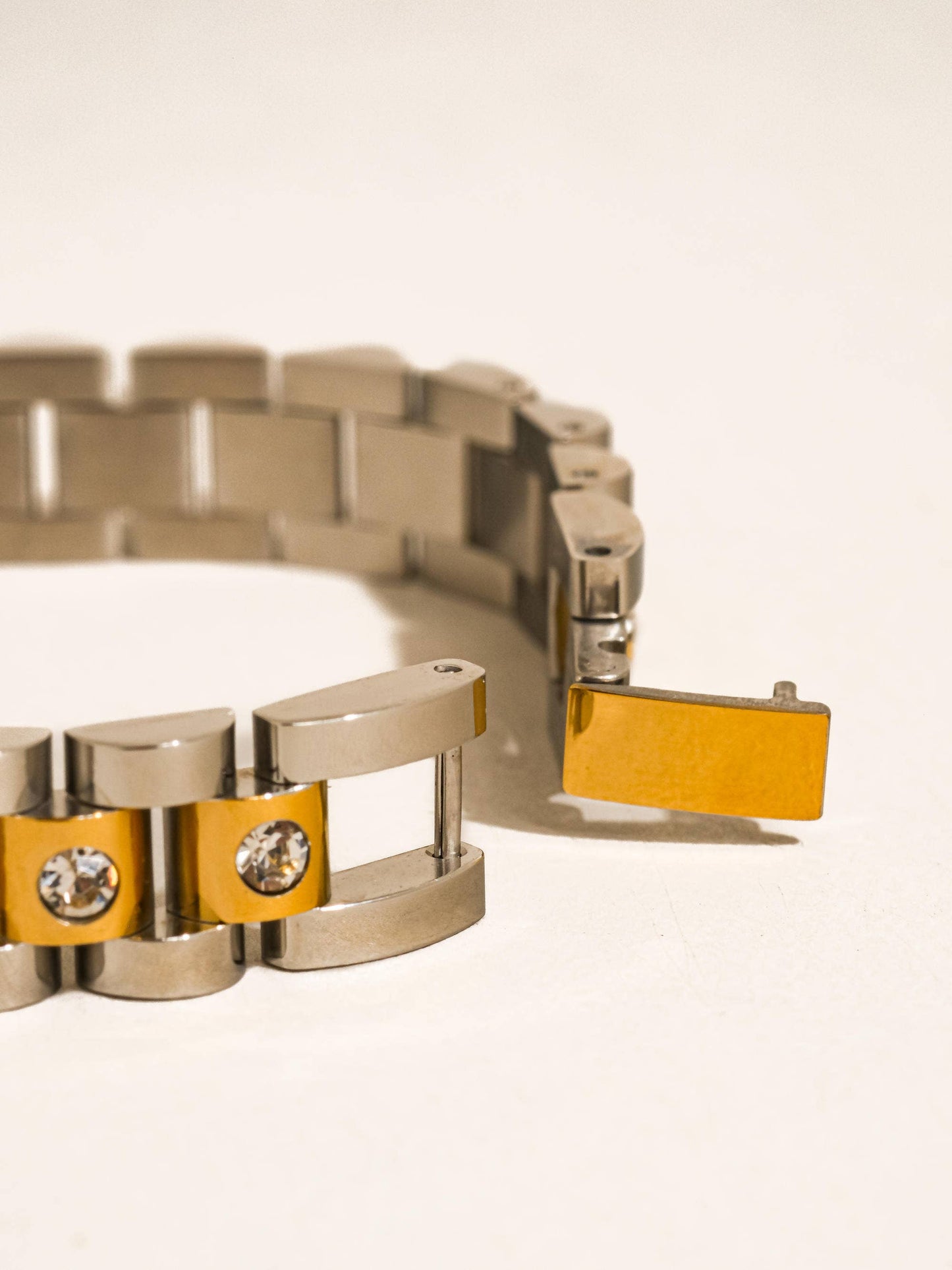 Faelys 18K Gold Non-Tarnish Two-Tone Watchband Bracelet: Multi-Colored