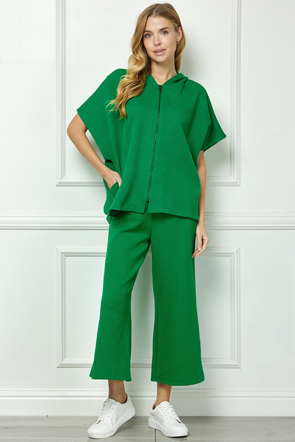 Greet Textured Cropped Pants