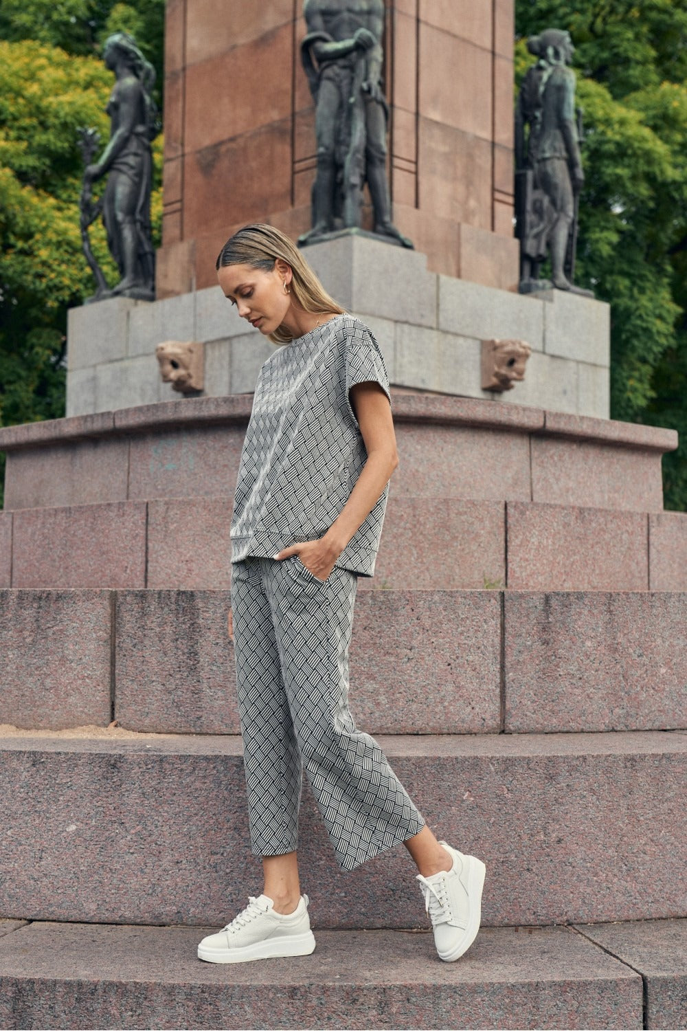 Brown Textured Wide Leg Cropped Pants