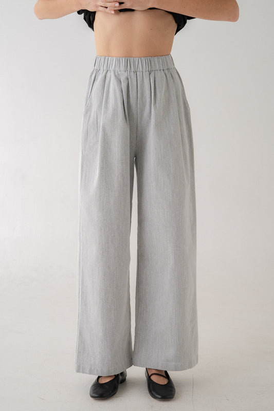 Pleated wide Leg Trouser