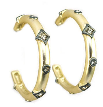 BRUSHED GOLD HOOPS JE3918