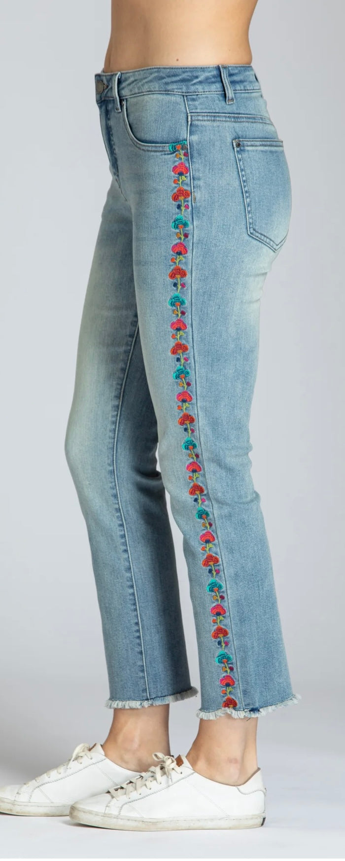 Straight Leg crop jean with floral embroidery - Light Indigo