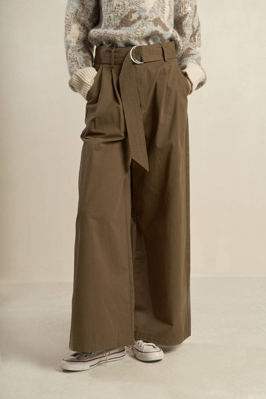 A solid woven pant - Brown