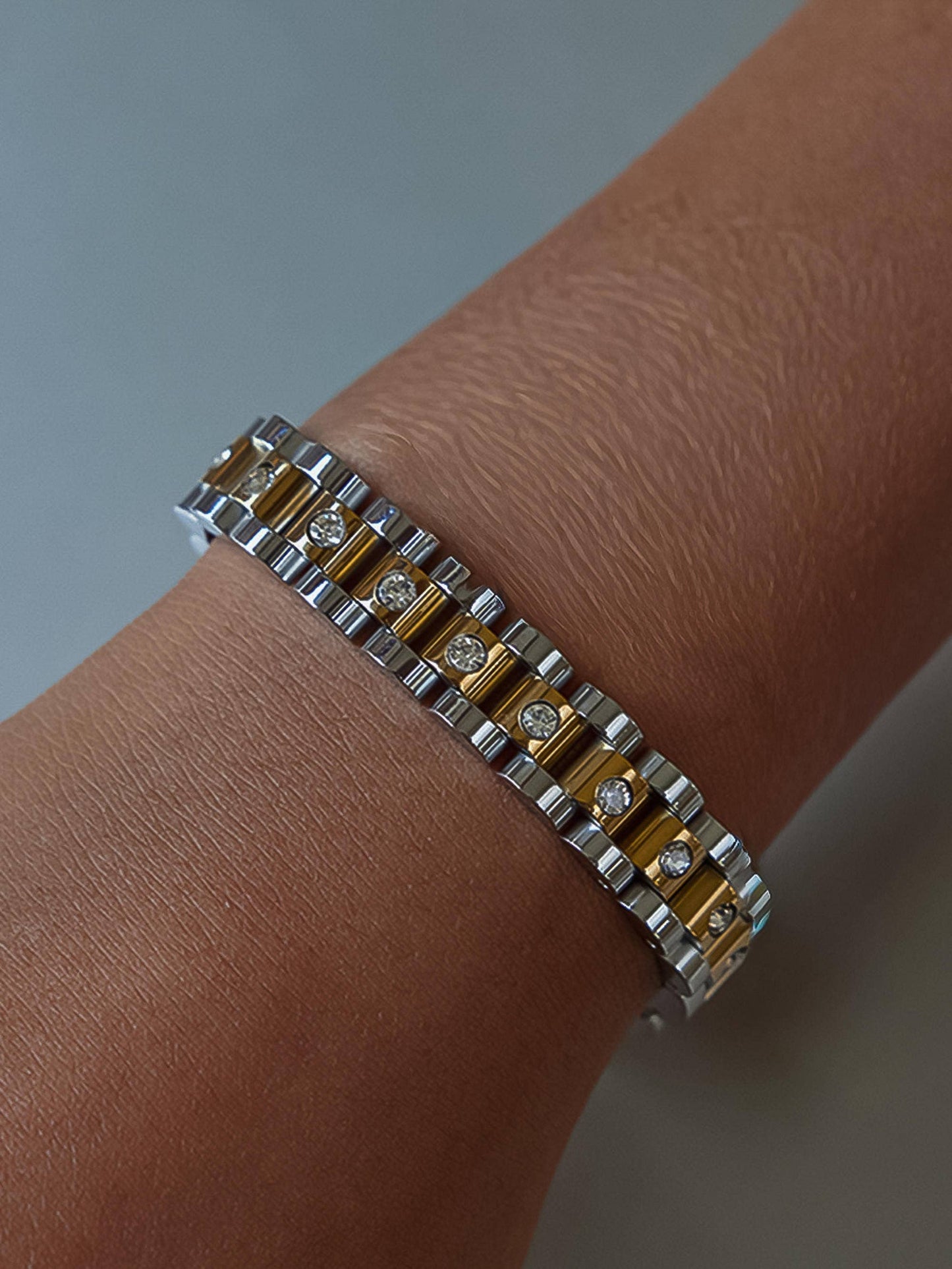 Faelys 18K Gold Non-Tarnish Two-Tone Watchband Bracelet: Multi-Colored