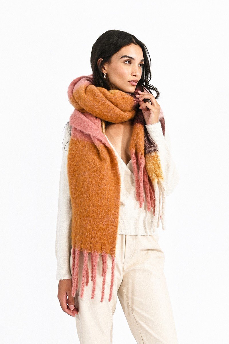 LONG SCARF IN COLOR