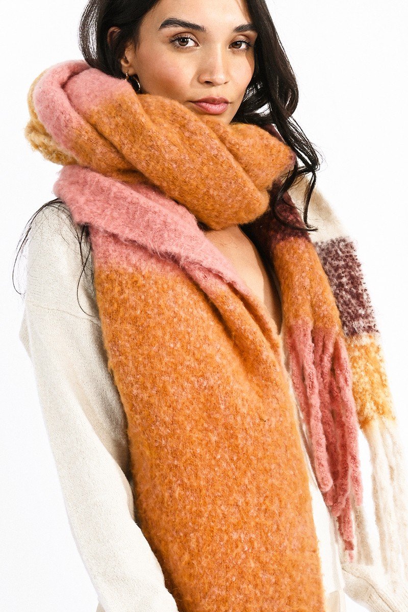 LONG SCARF IN COLOR
