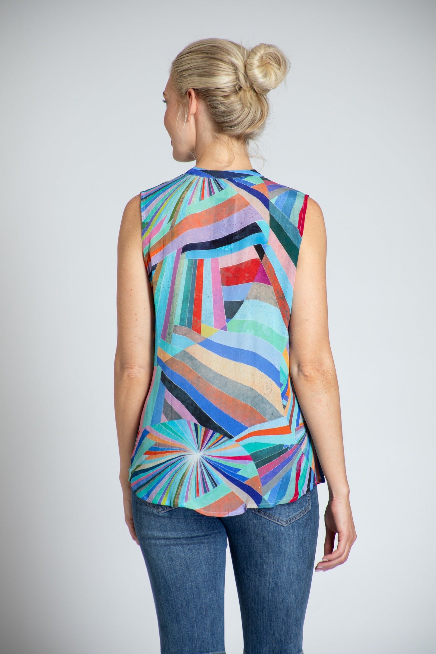 Sleeveless Geometric Print Top